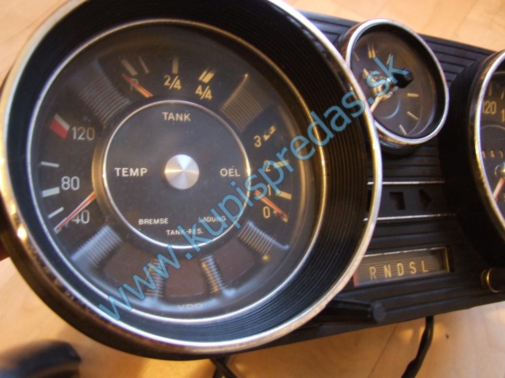 Prístrojový panel Mercedes 114 115 108 109 Automat